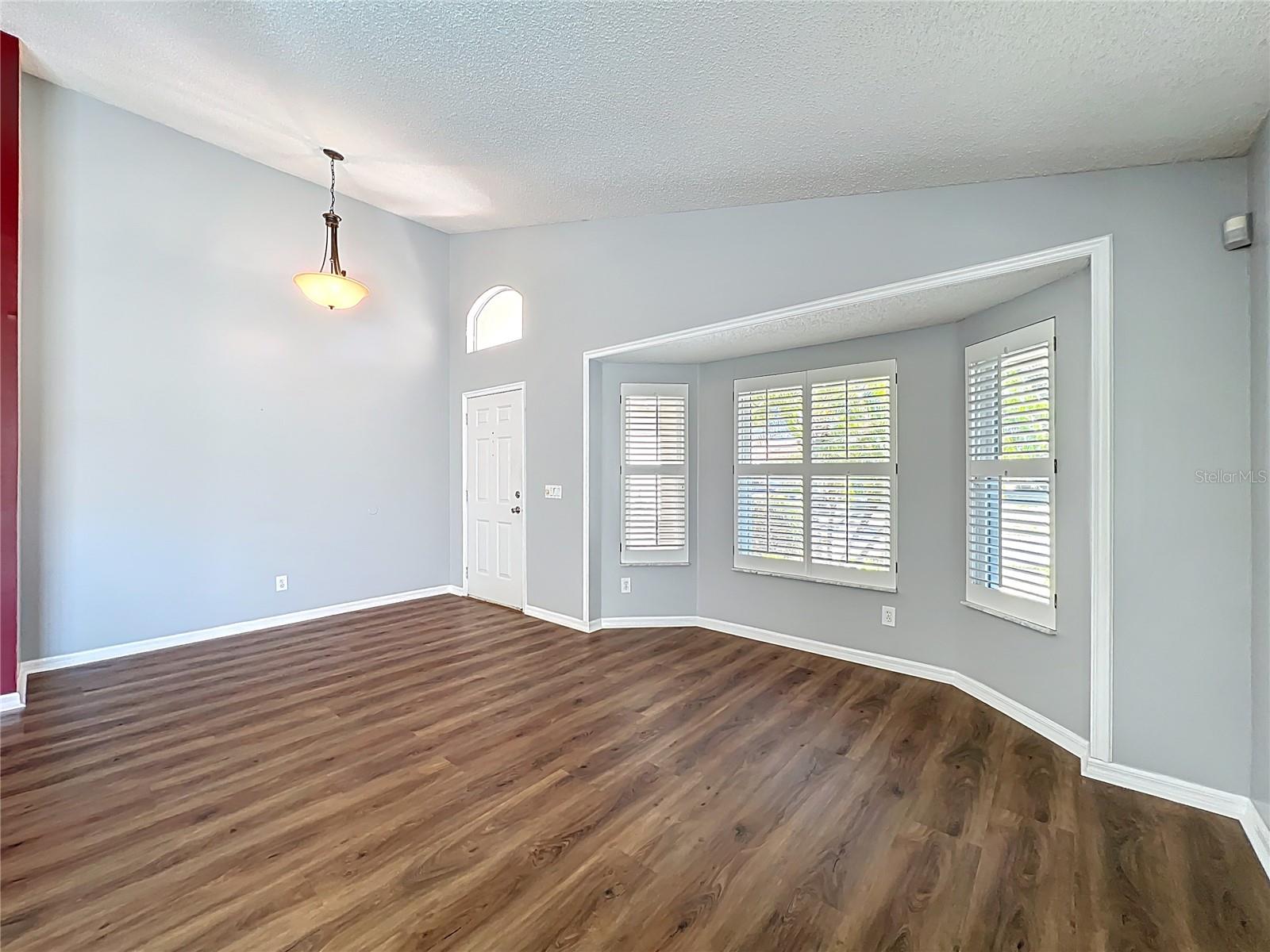 Image 17 of 43 For 630 Via Milano