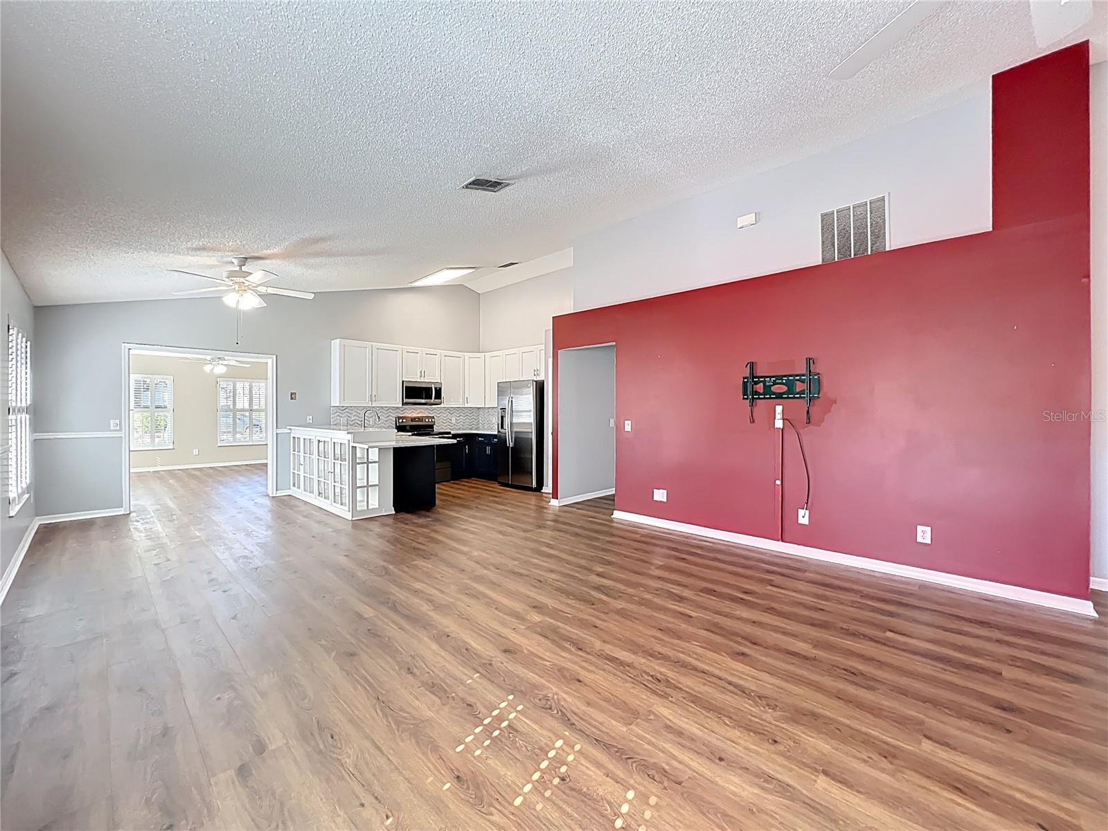 Image 19 of 43 For 630 Via Milano