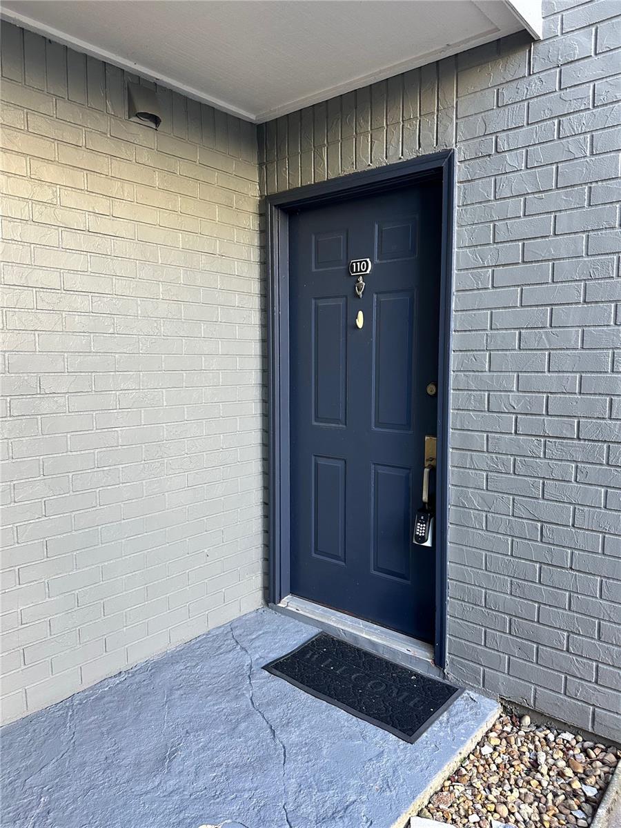 Image 3 of 19 For 3700 Idlebrook Circle 110