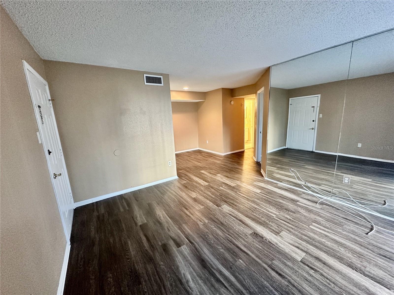 Image 4 of 19 For 3700 Idlebrook Circle 110