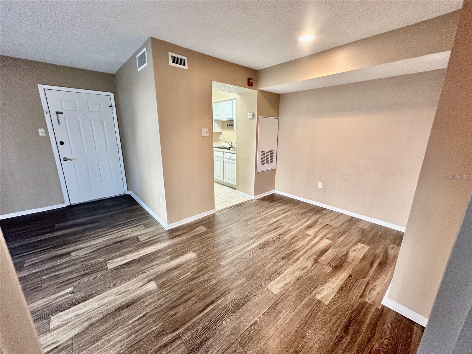 Image 6 of 19 For 3700 Idlebrook Circle 110