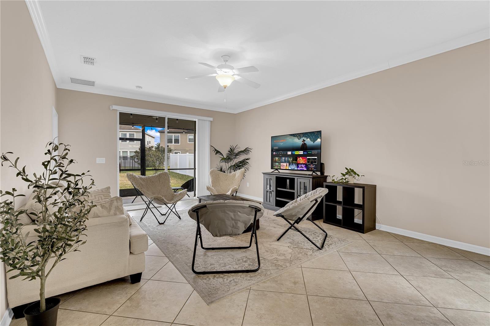 Image 10 of 46 For 7451 Fairgrove Avenue