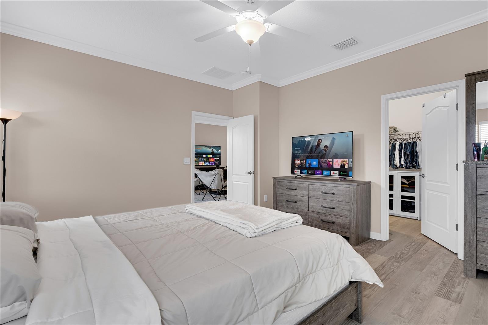 Image 15 of 46 For 7451 Fairgrove Avenue