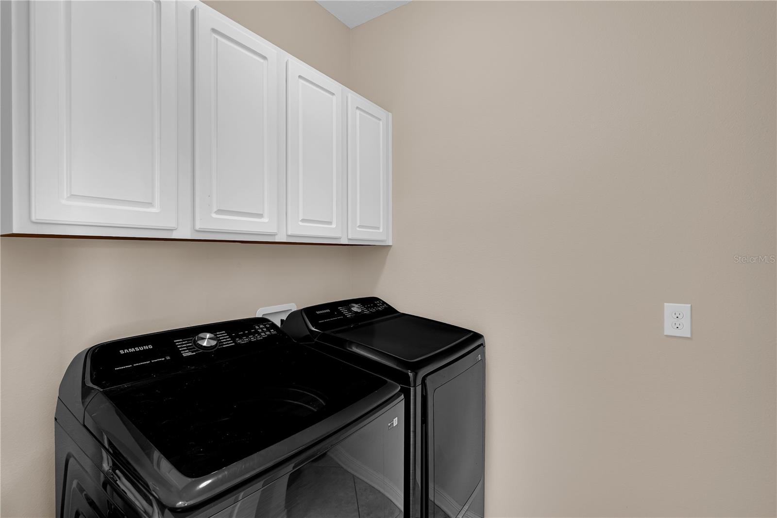 Image 22 of 46 For 7451 Fairgrove Avenue