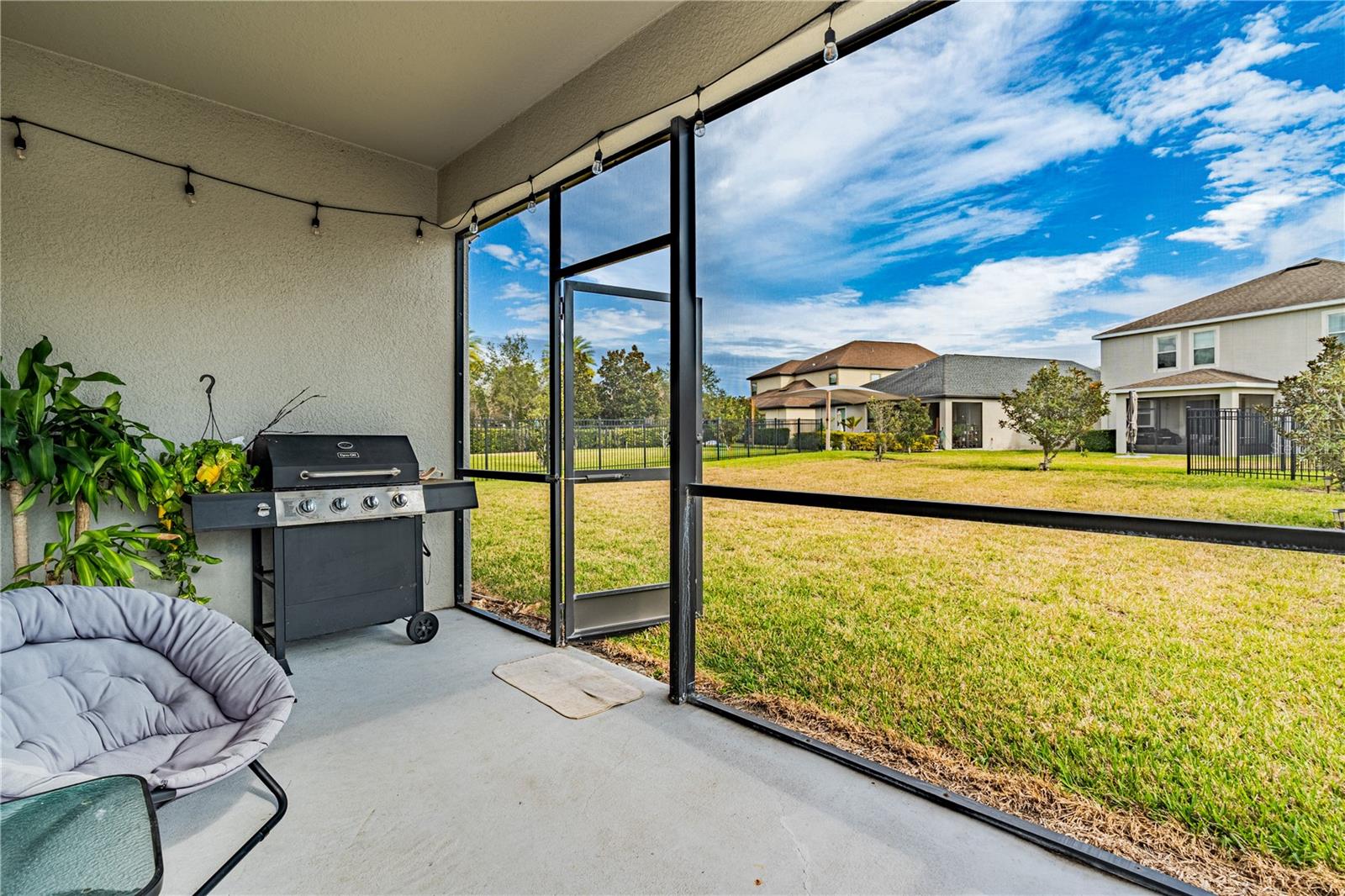 Image 24 of 46 For 7451 Fairgrove Avenue