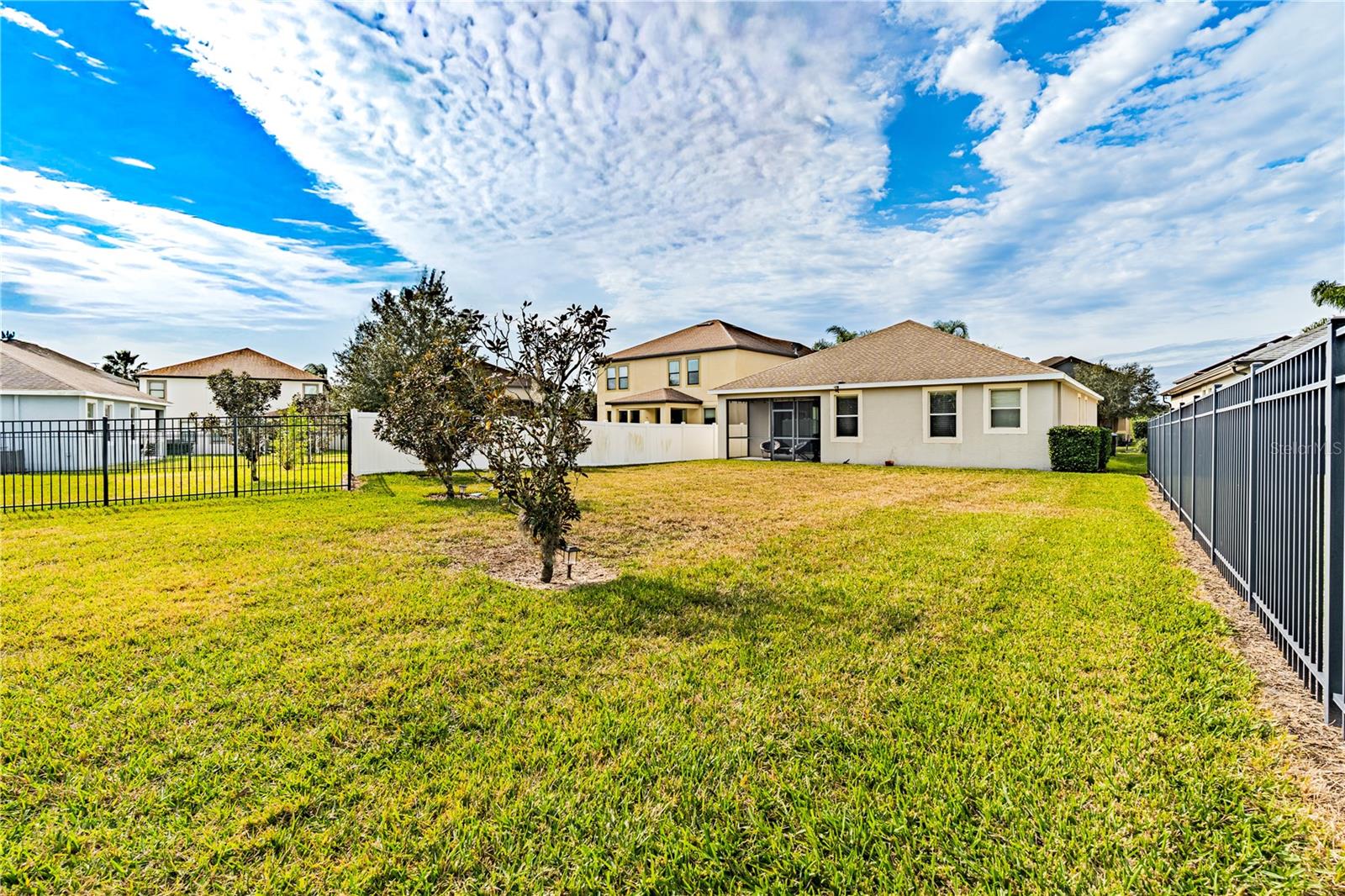 Image 26 of 46 For 7451 Fairgrove Avenue