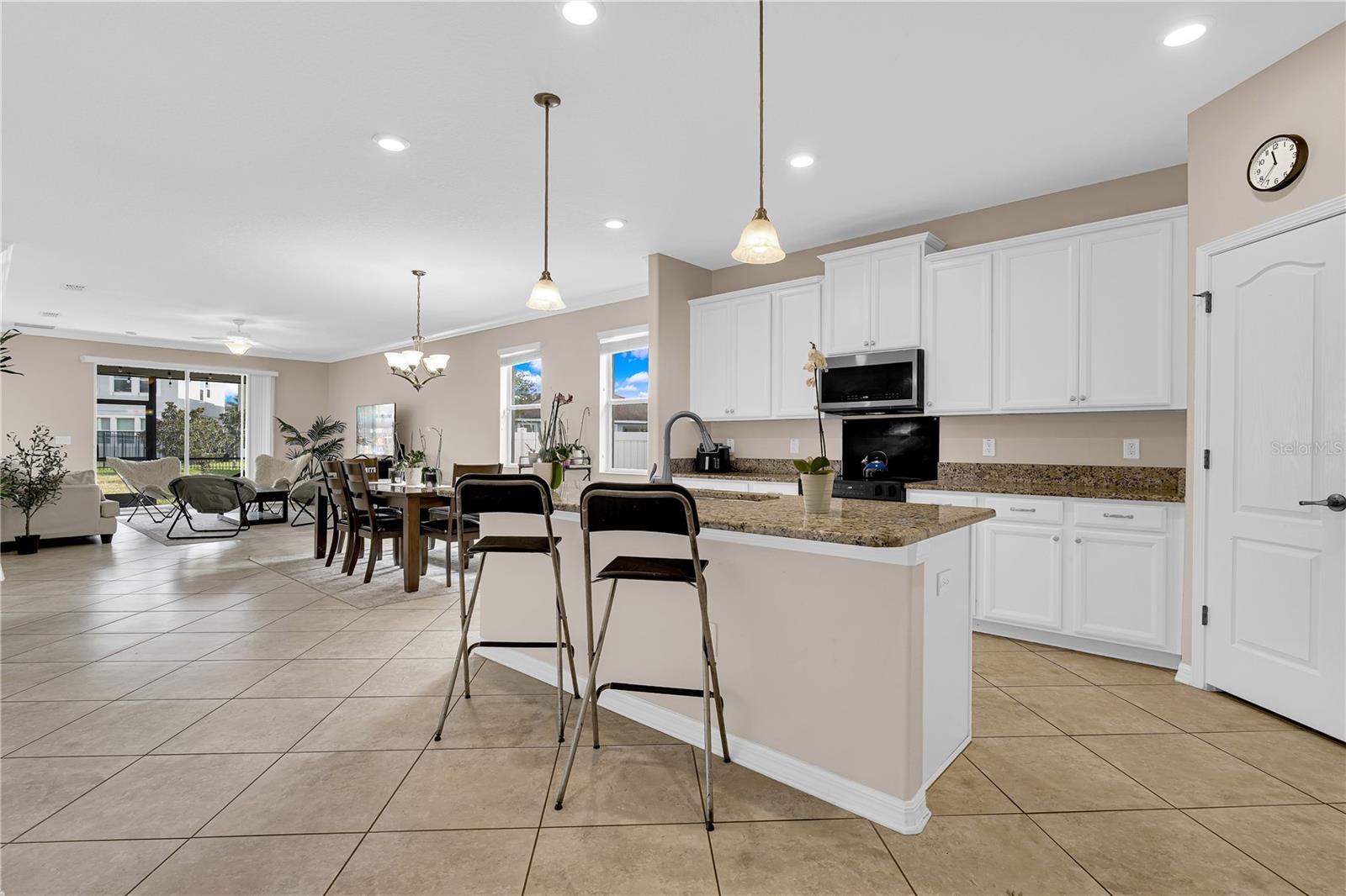 Image 6 of 46 For 7451 Fairgrove Avenue