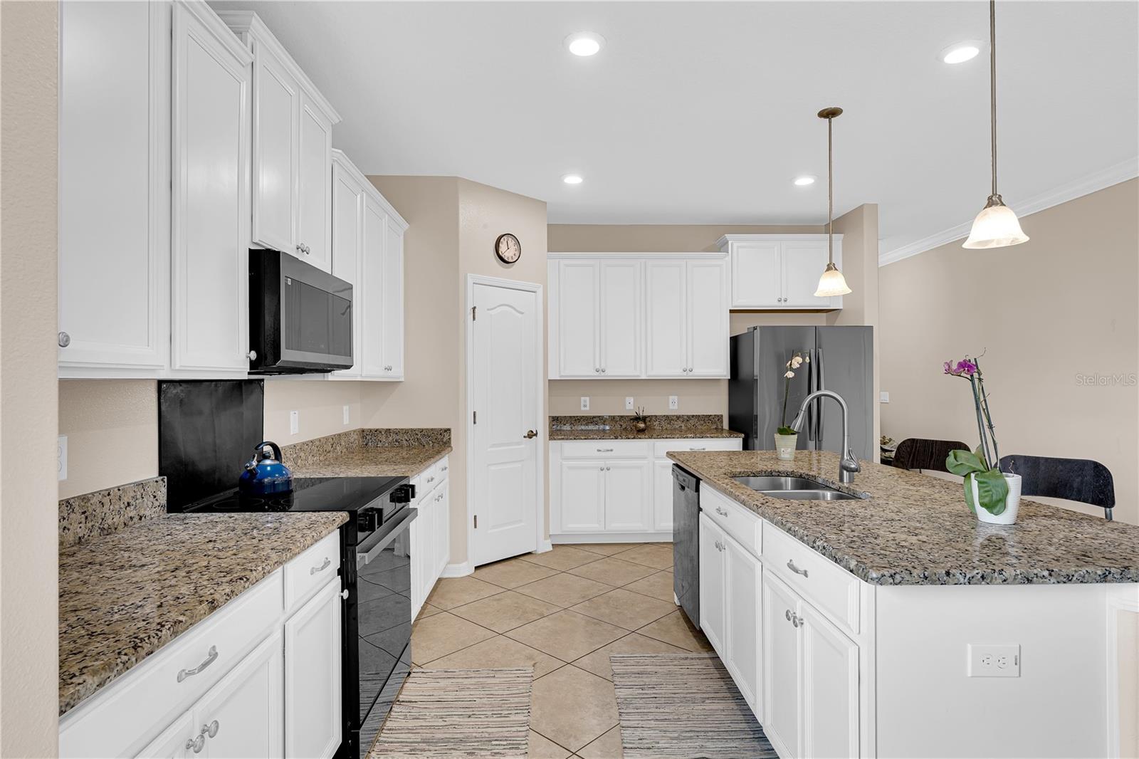 Image 8 of 46 For 7451 Fairgrove Avenue