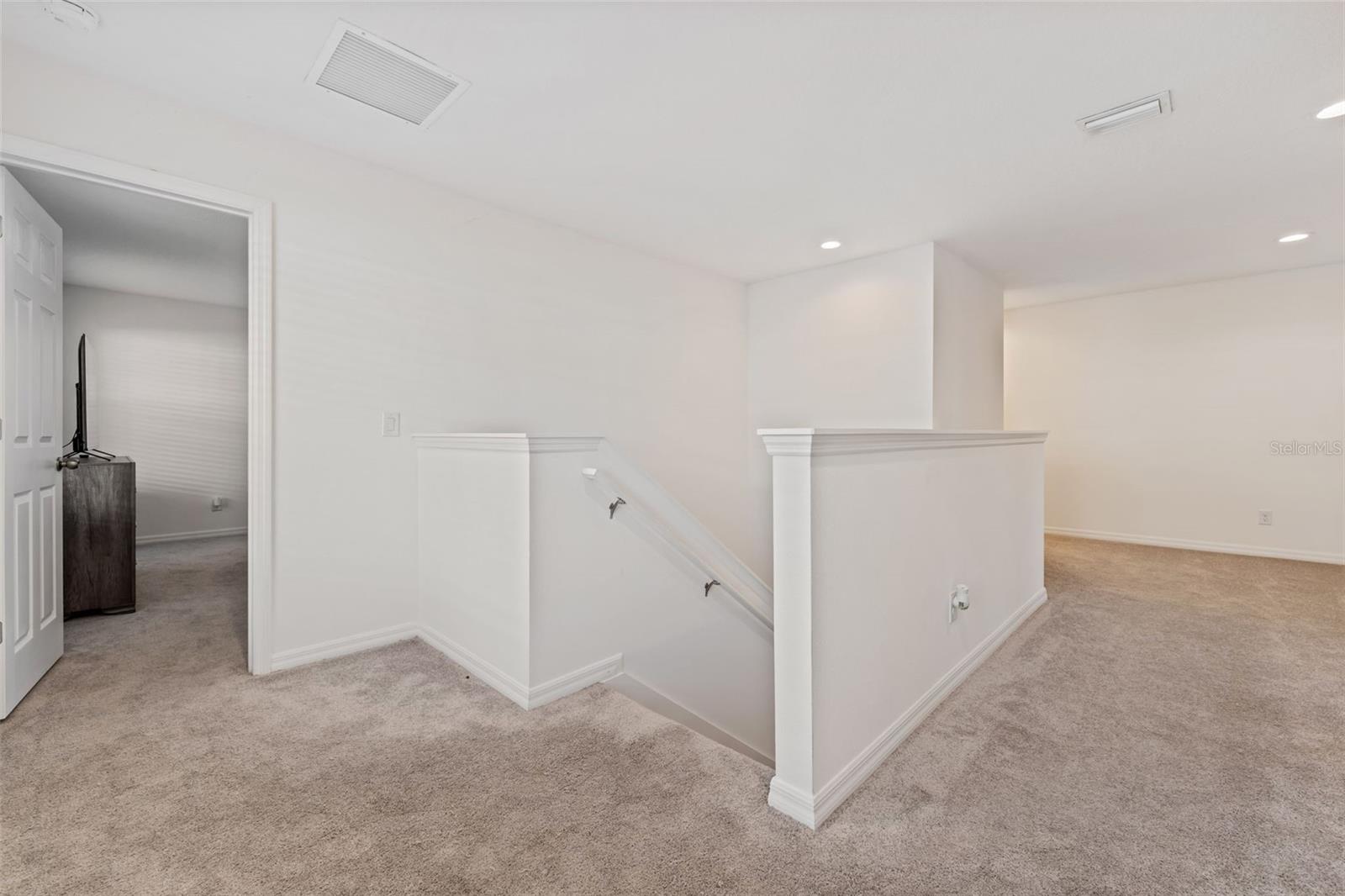 Image 13 of 35 For 156 Glass Onion Drive