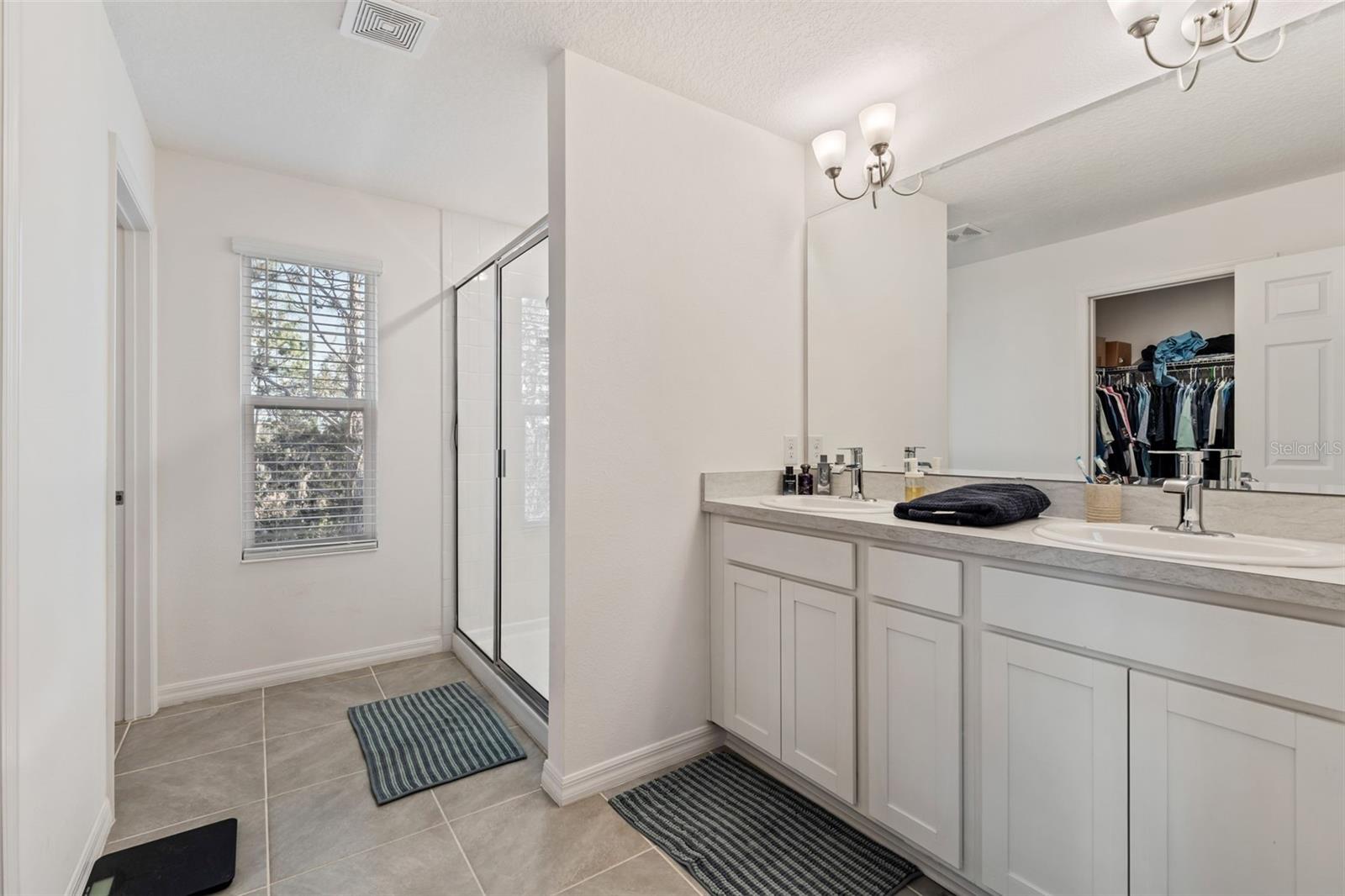 Image 17 of 35 For 156 Glass Onion Drive