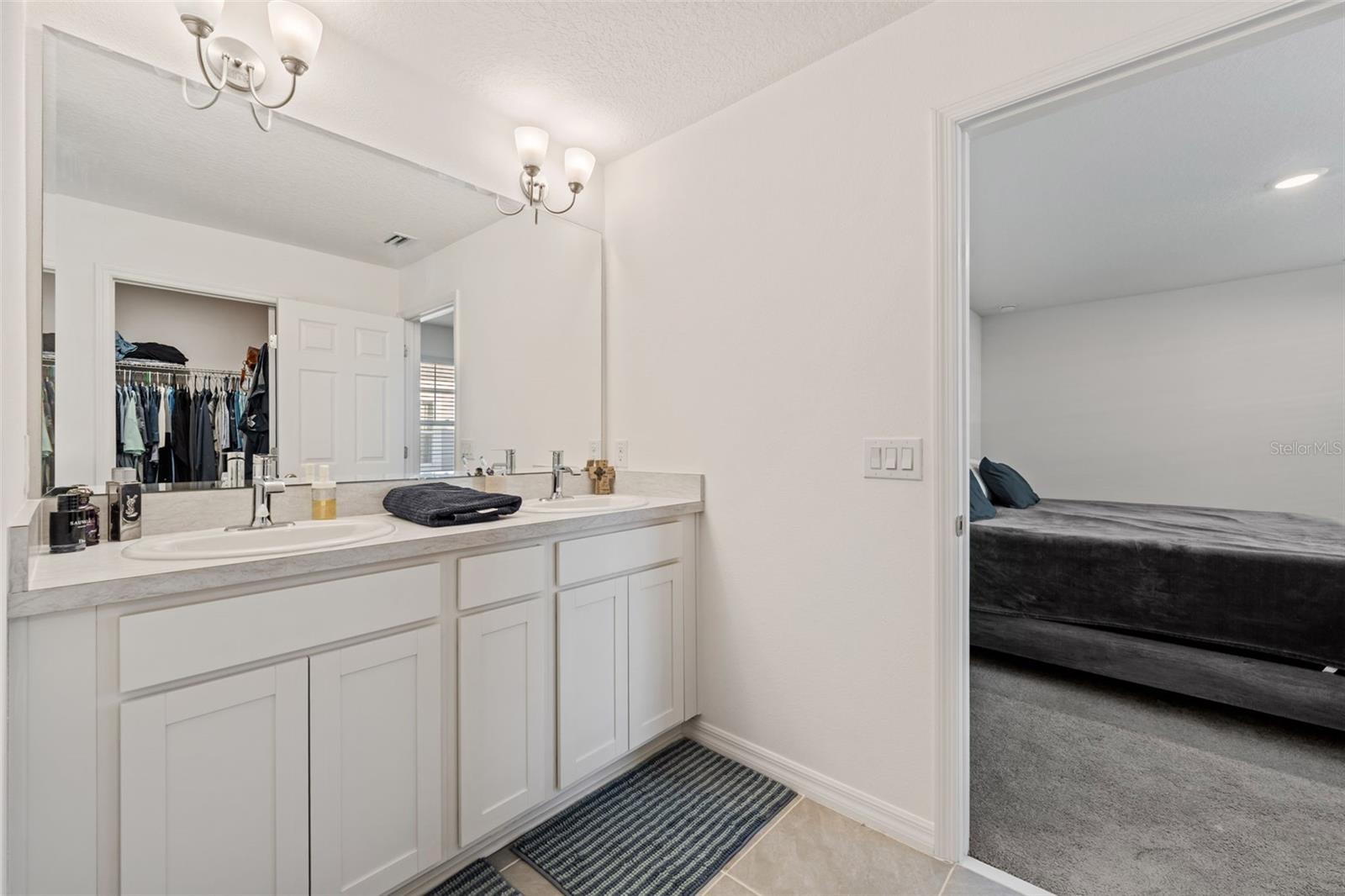 Image 18 of 35 For 156 Glass Onion Drive