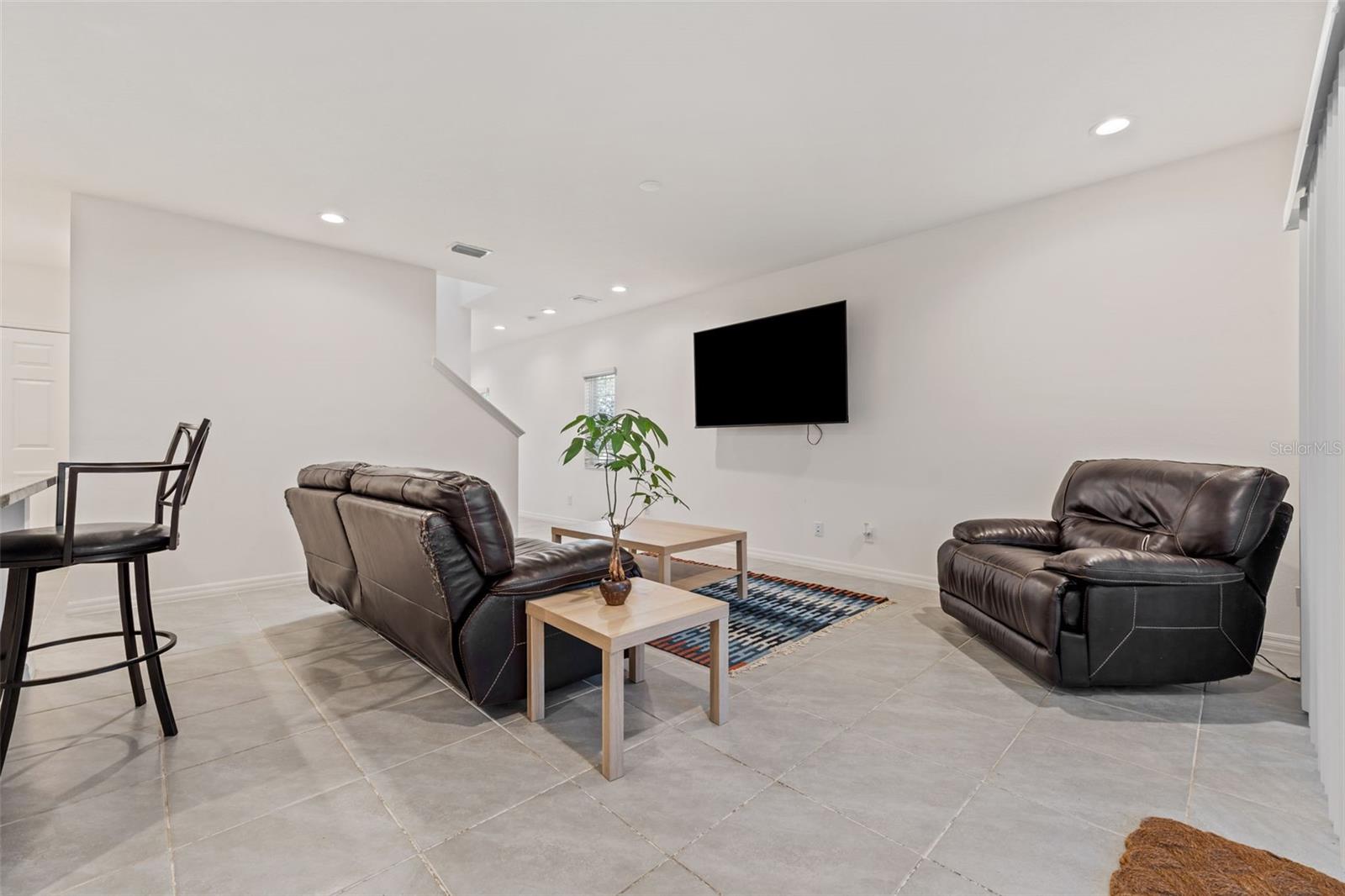 Image 5 of 35 For 156 Glass Onion Drive