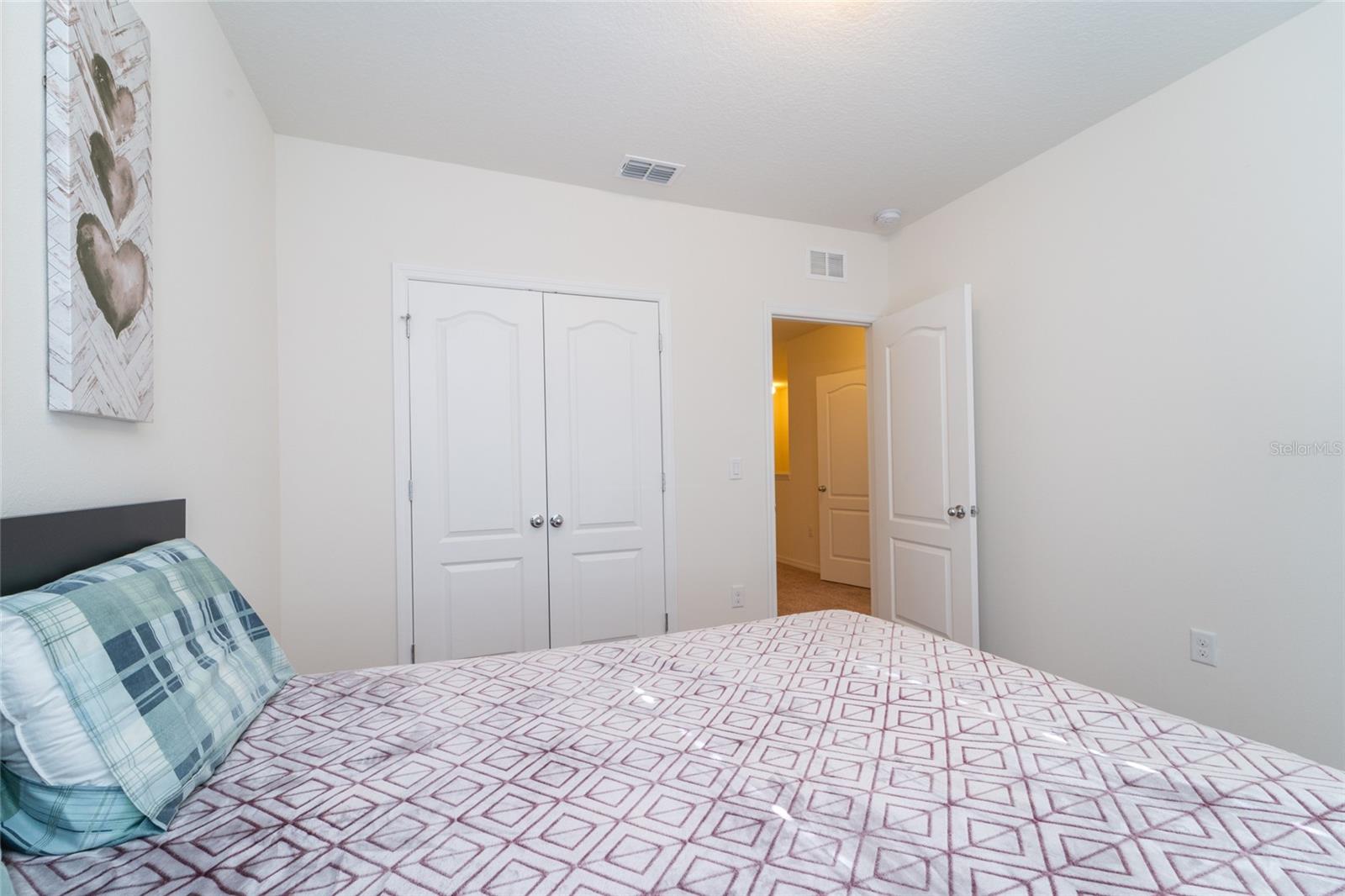 Image 21 of 25 For 280 Arbor Lakes Drive