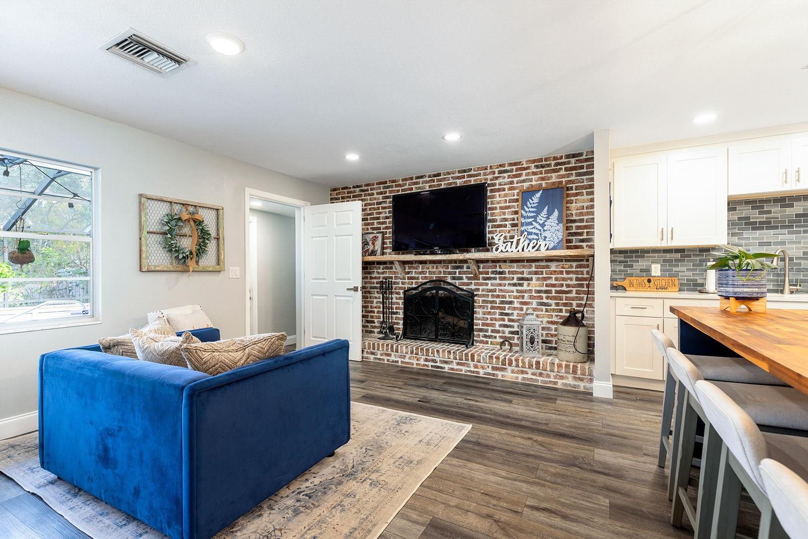 Image 11 of 47 For 3571 Lake Eleanor Drive