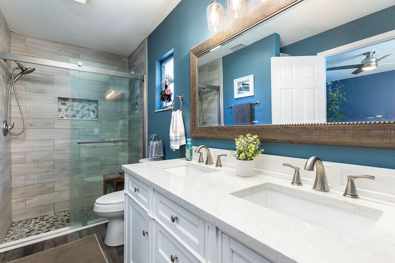 Image 18 of 47 For 3571 Lake Eleanor Drive