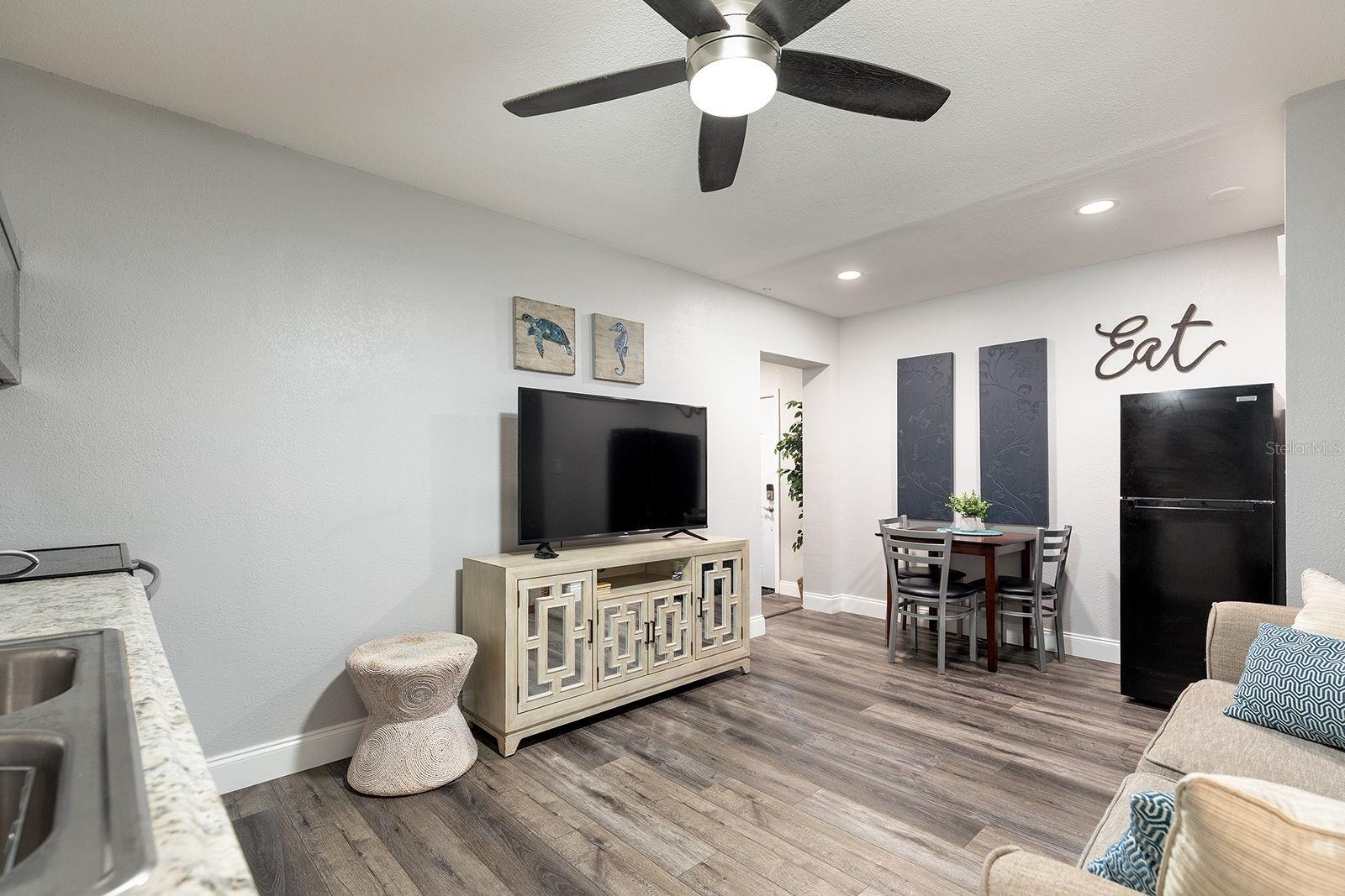 Image 30 of 47 For 3571 Lake Eleanor Drive