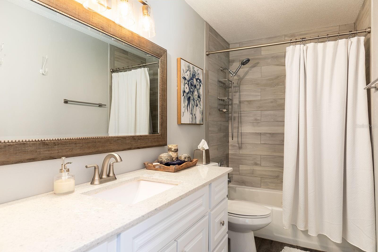 Image 33 of 47 For 3571 Lake Eleanor Drive