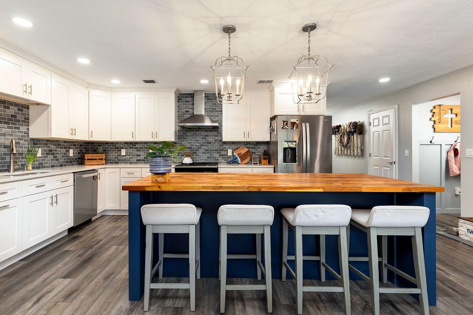 Image 8 of 47 For 3571 Lake Eleanor Drive