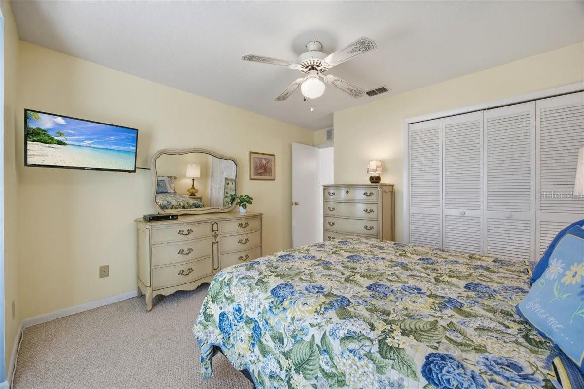 Image 17 of 46 For 502 Eastlake Drive