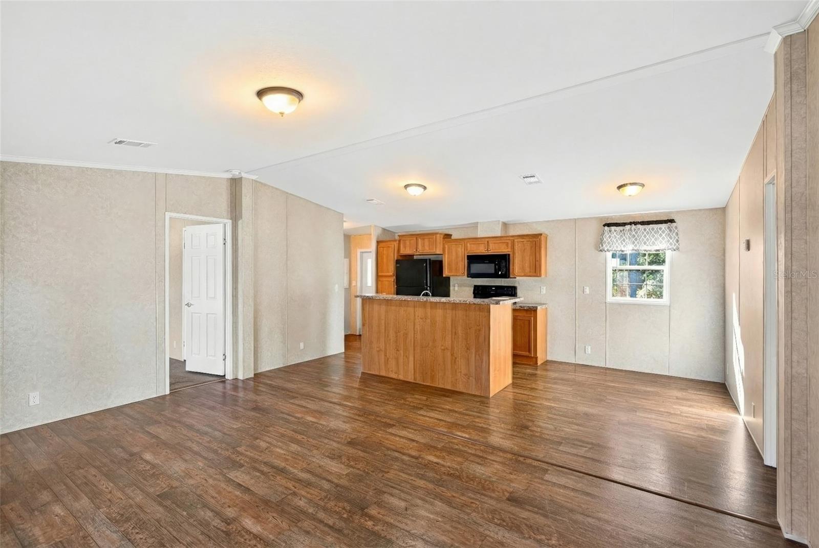 Image 10 of 25 For 15050 16th Place