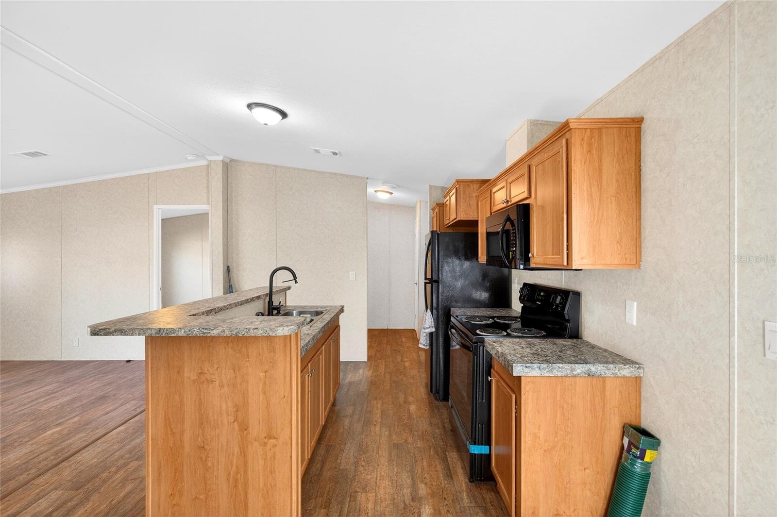 Image 11 of 25 For 15050 16th Place