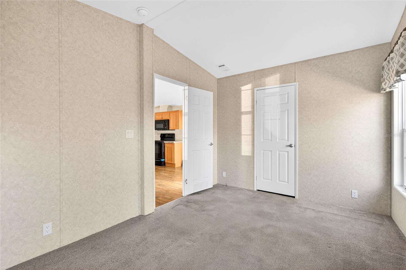 Image 16 of 25 For 15050 16th Place