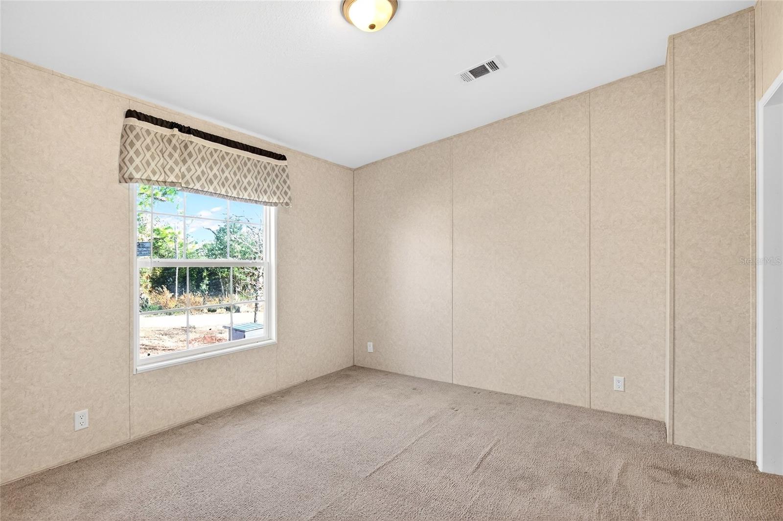 Image 18 of 25 For 15050 16th Place