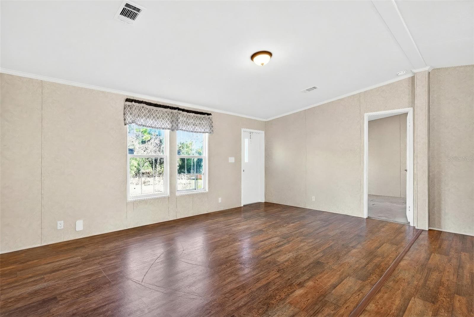 Image 4 of 25 For 15050 16th Place