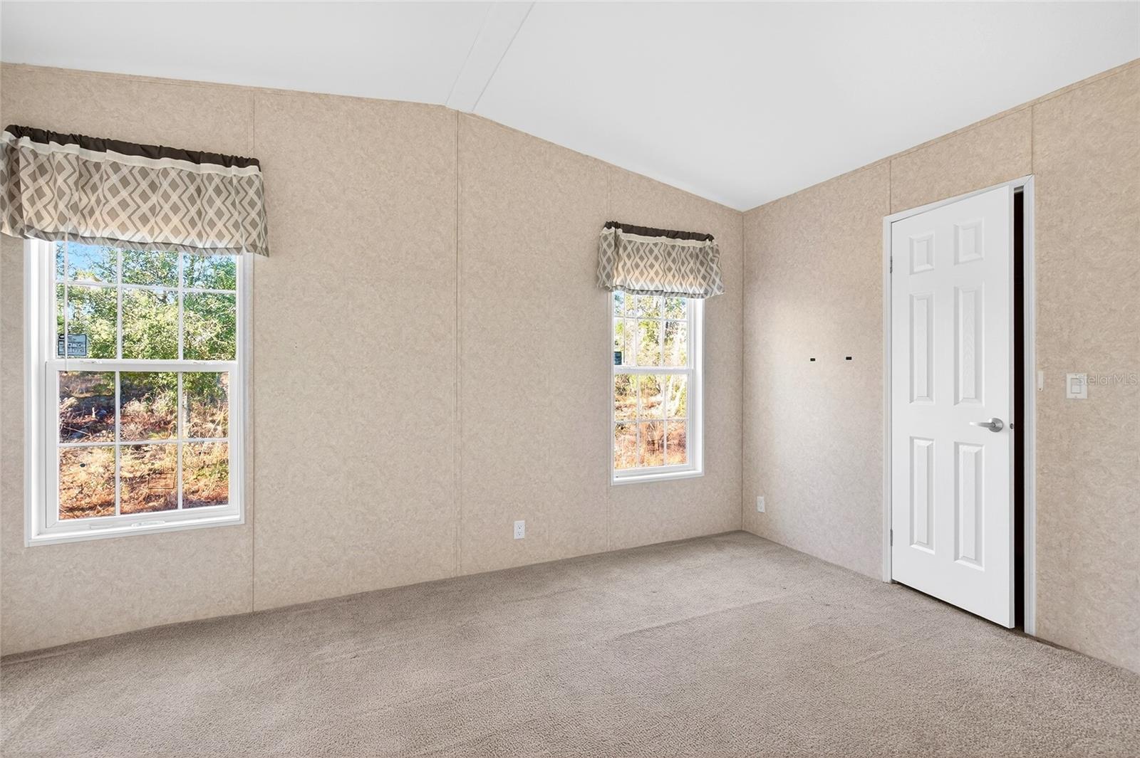 Image 5 of 25 For 15050 16th Place