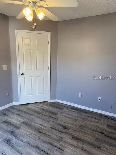 Image 25 of 37 For 11301 Cypress Leaf Drive