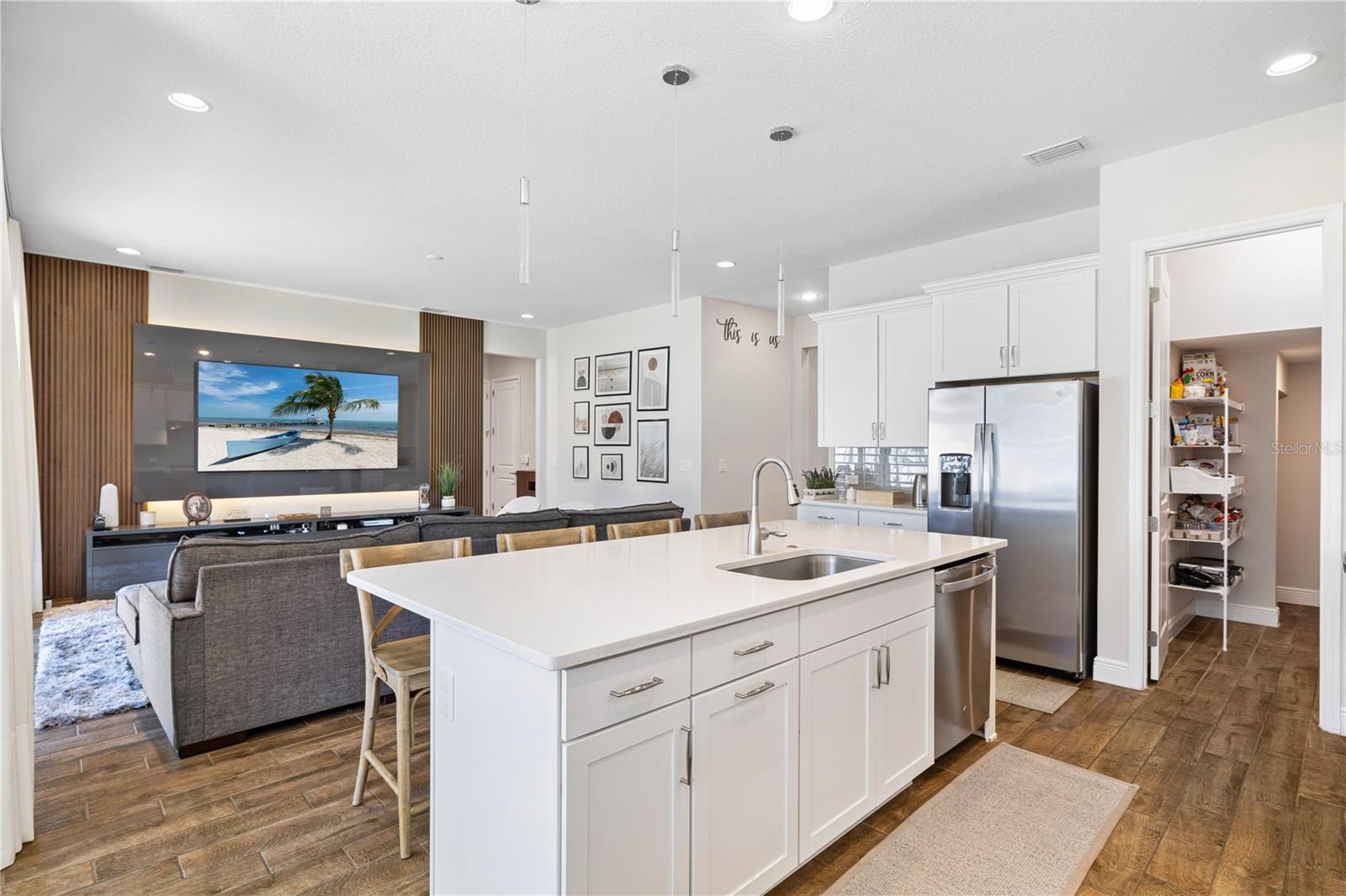 Image 14 of 63 For 15716 Sweet Lemon Way