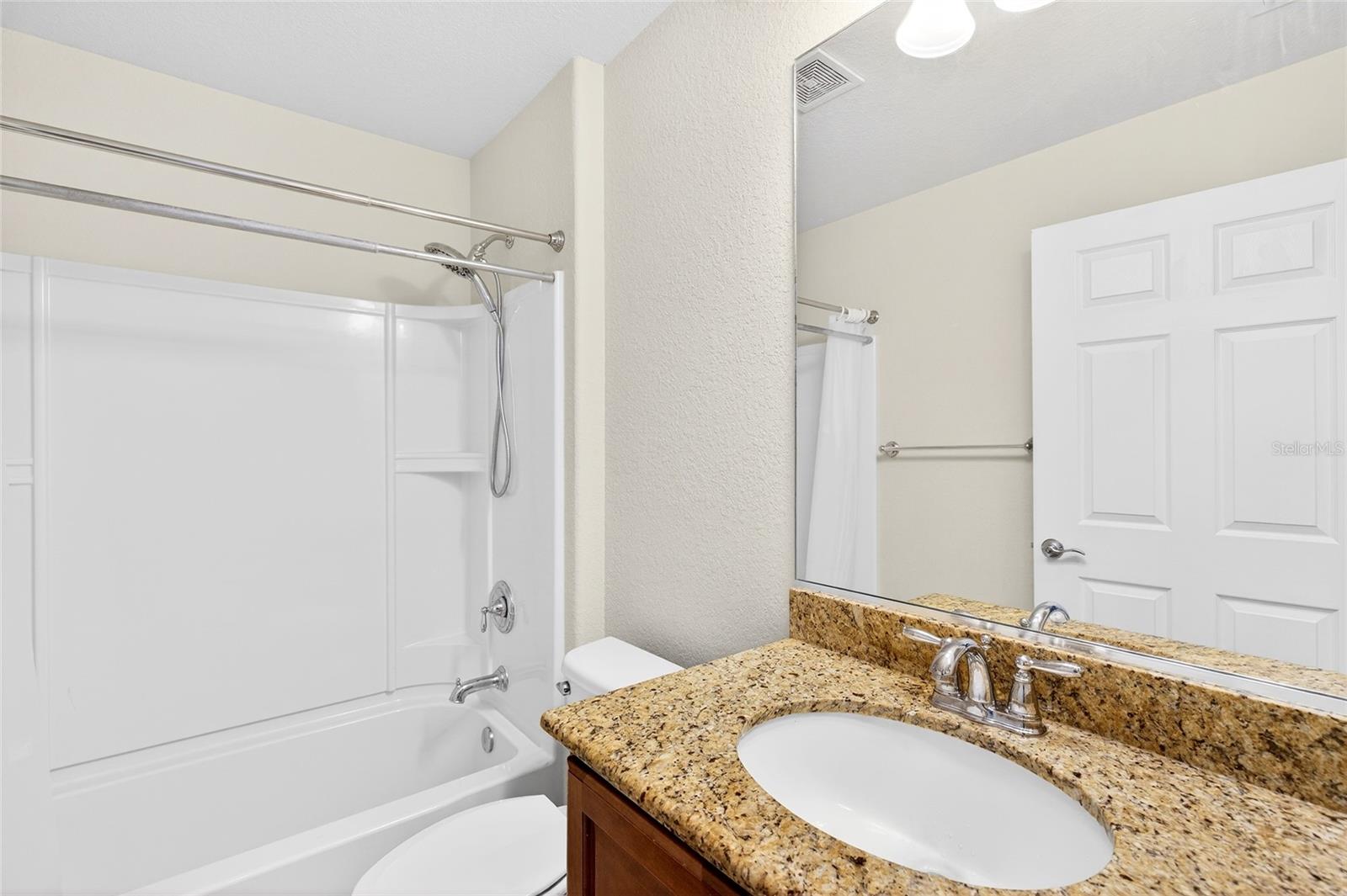 Image 34 of 44 For 9498 70th Loop