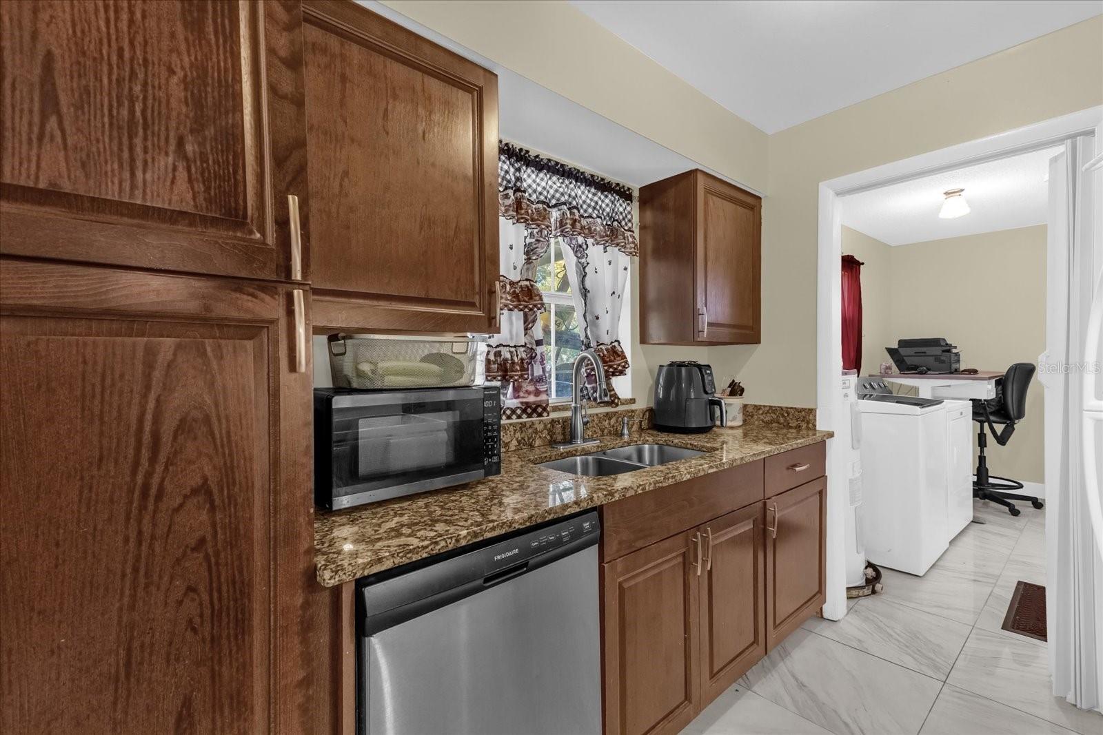 Image 10 of 40 For 1099 Leeway