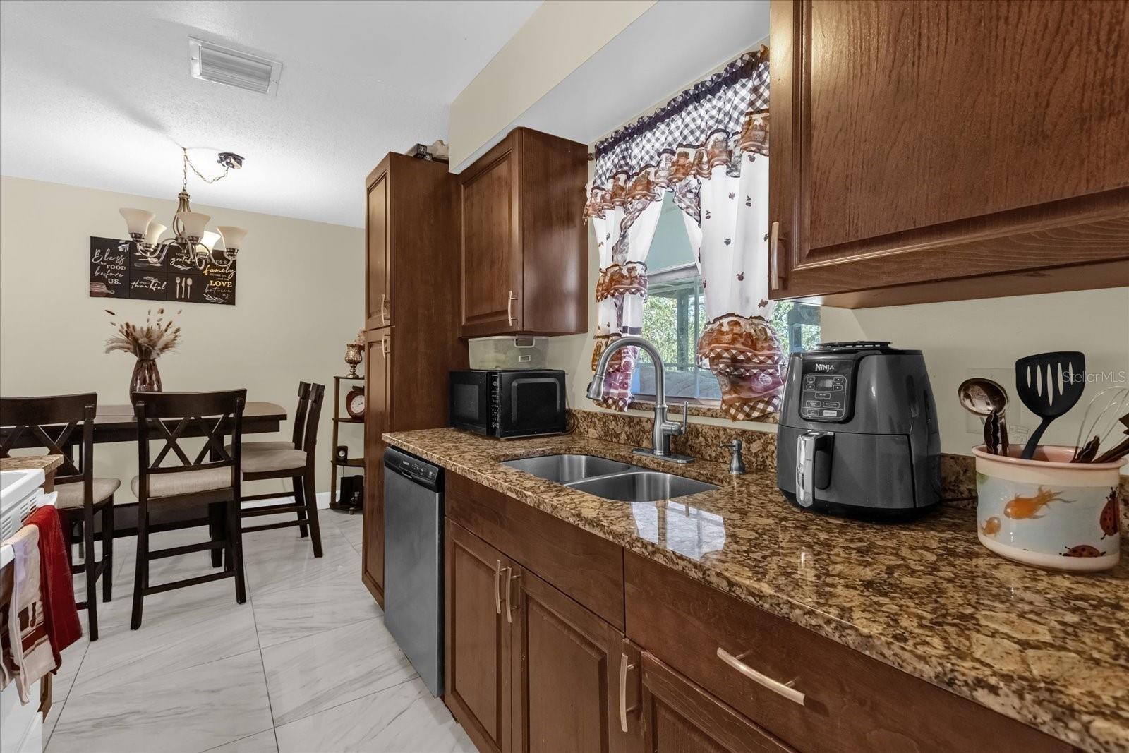 Image 11 of 40 For 1099 Leeway