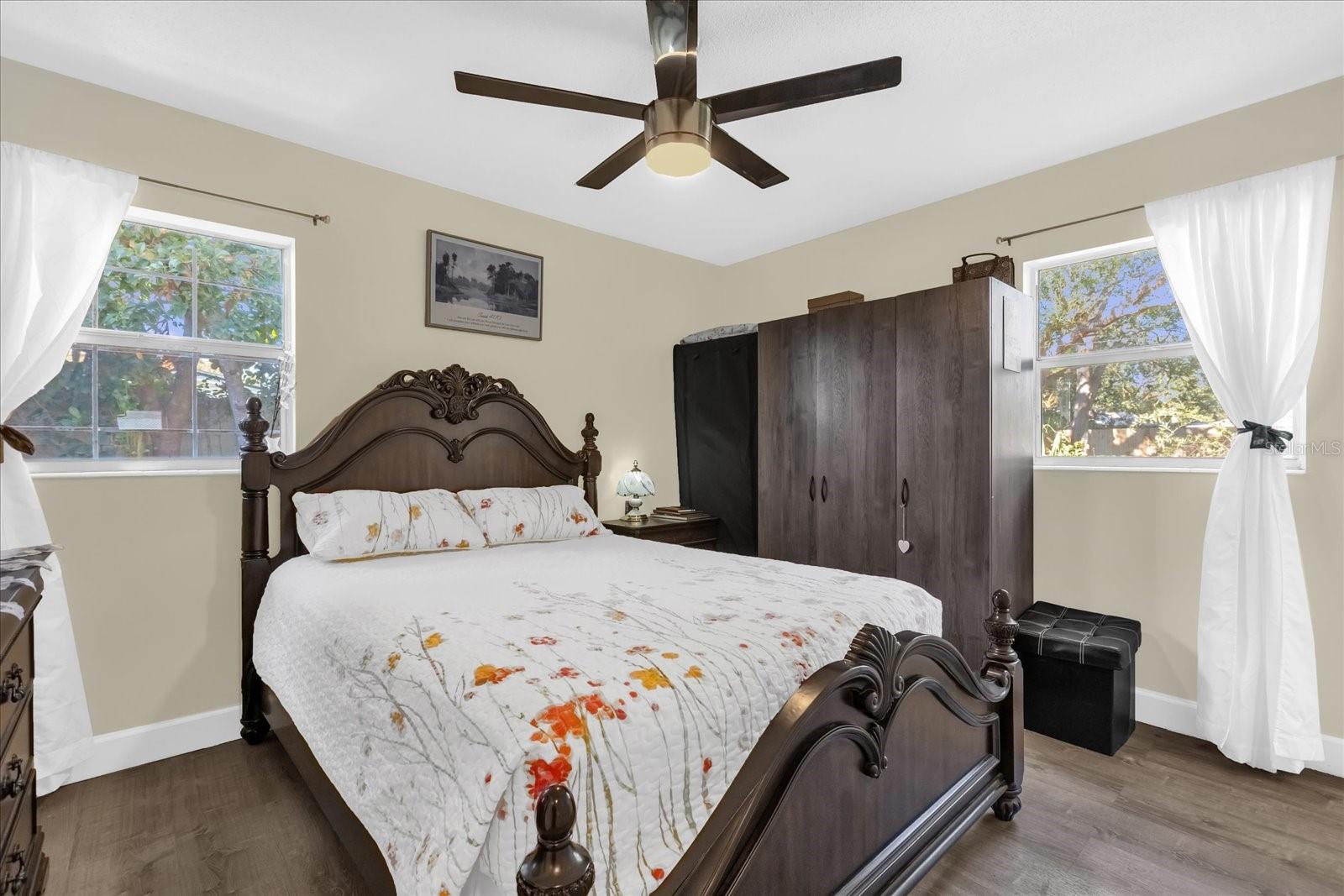 Image 13 of 40 For 1099 Leeway