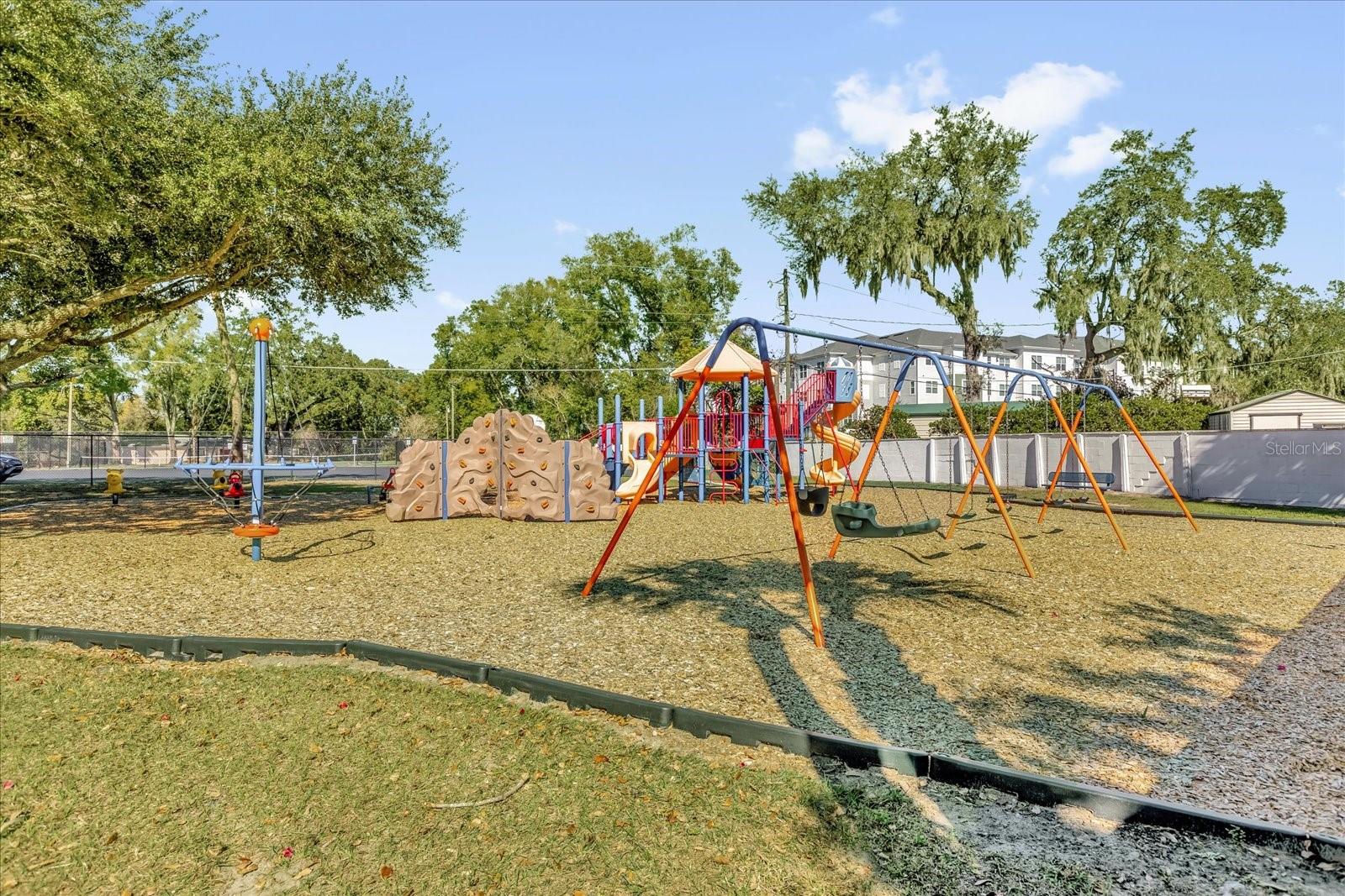 Image 27 of 40 For 1099 Leeway