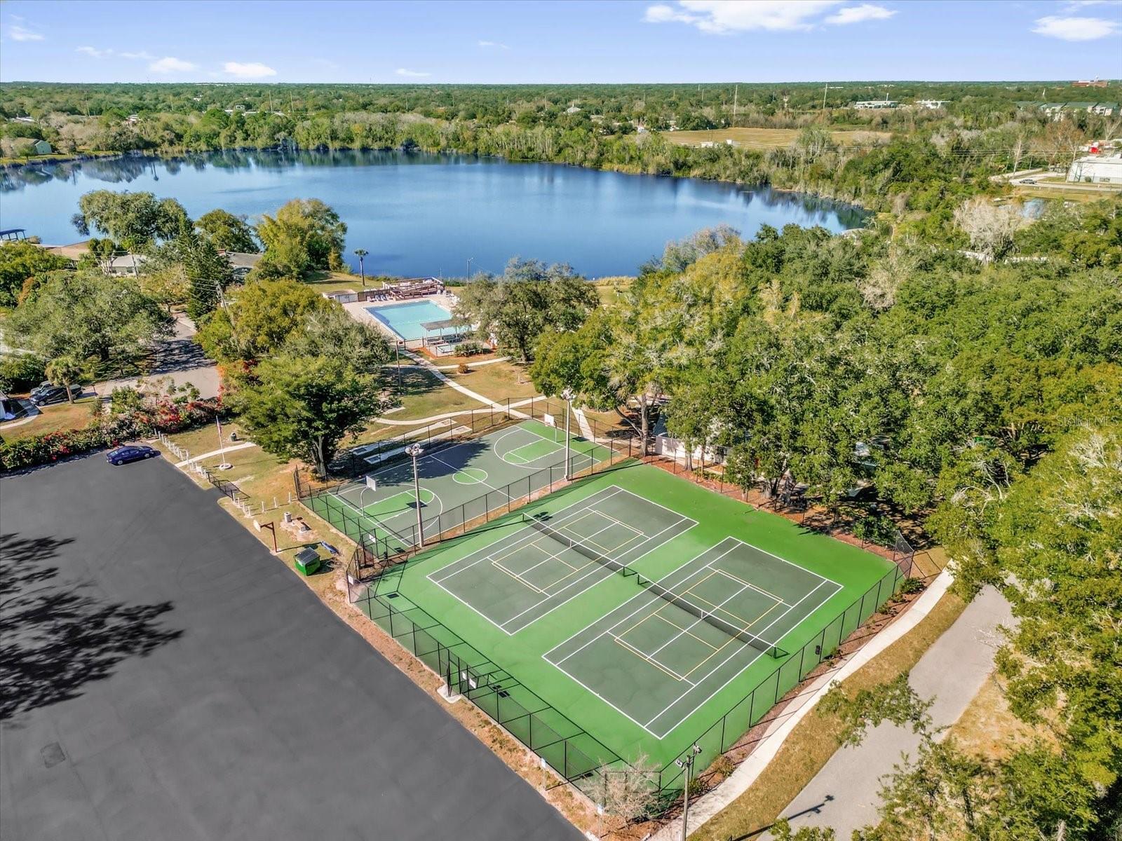 Image 37 of 40 For 1099 Leeway