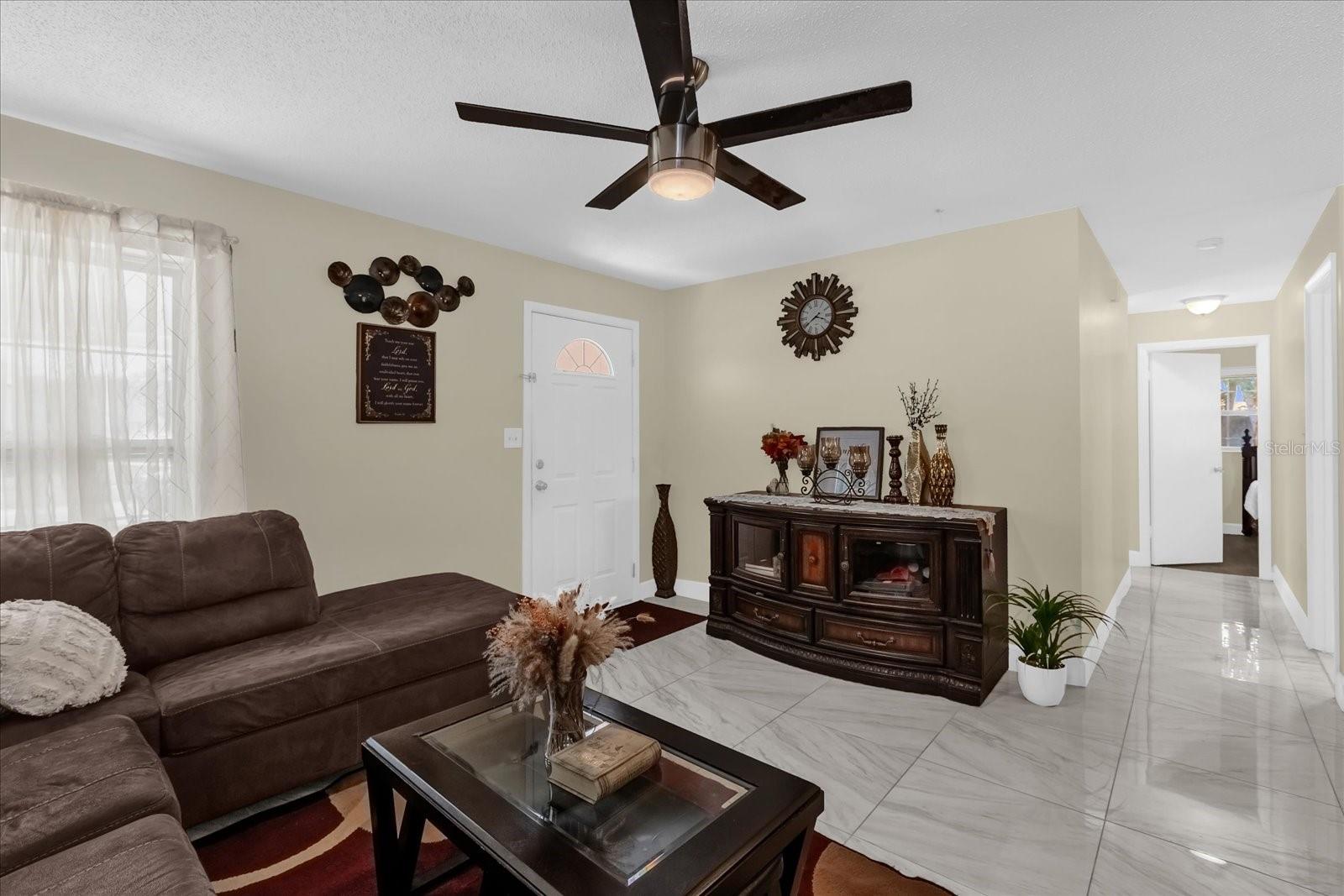 Image 7 of 40 For 1099 Leeway