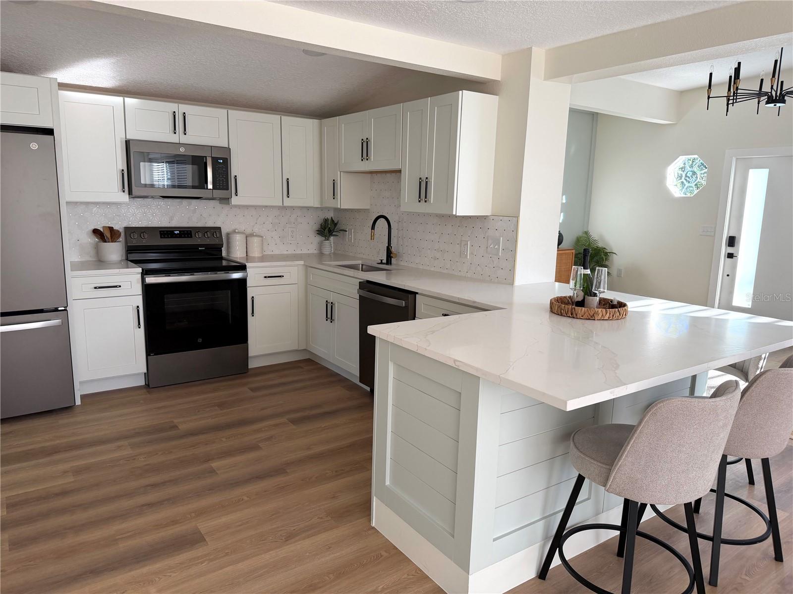 Image 10 of 63 For 341 Hammond Street