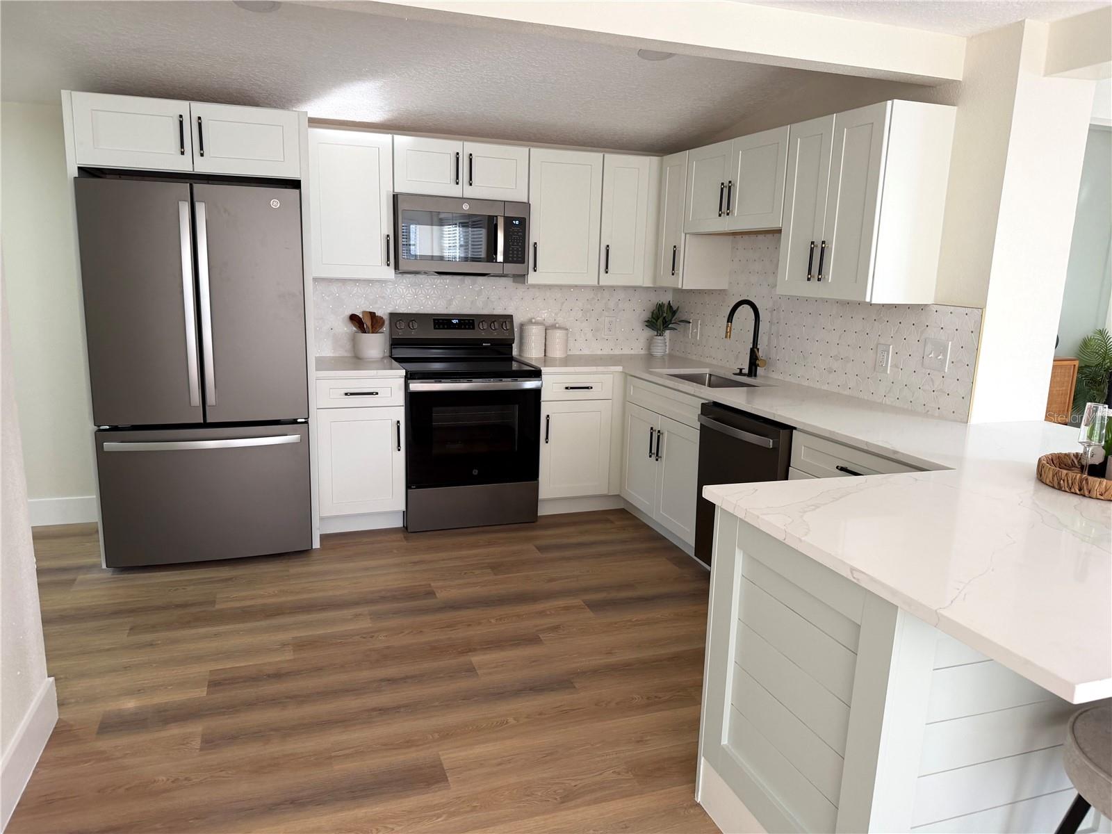 Image 11 of 63 For 341 Hammond Street