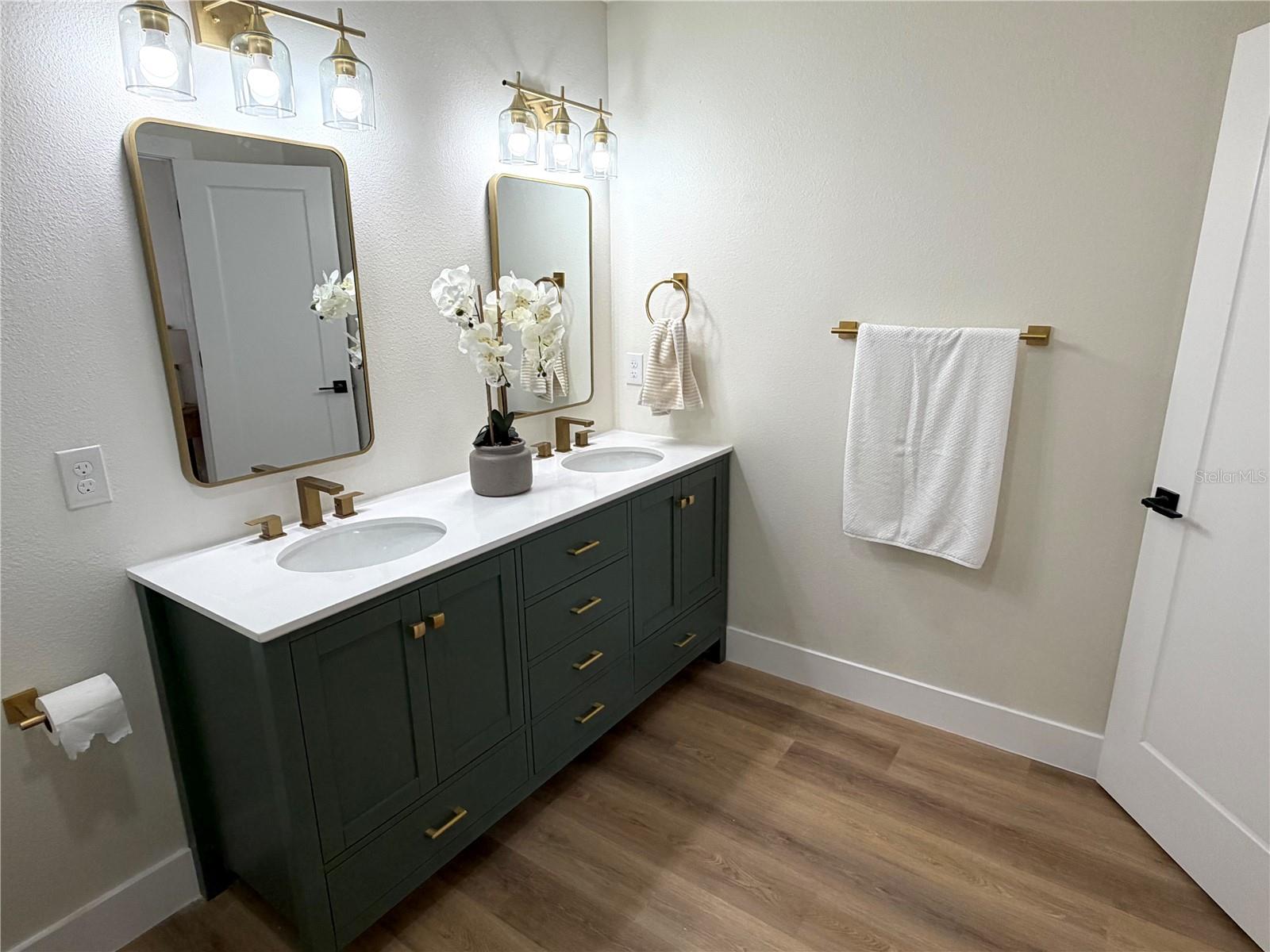 Image 35 of 63 For 341 Hammond Street