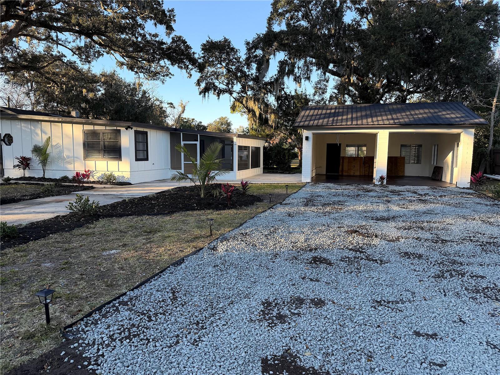 Image 6 of 63 For 341 Hammond Street