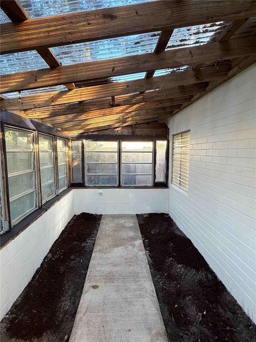 Image 8 of 63 For 341 Hammond Street