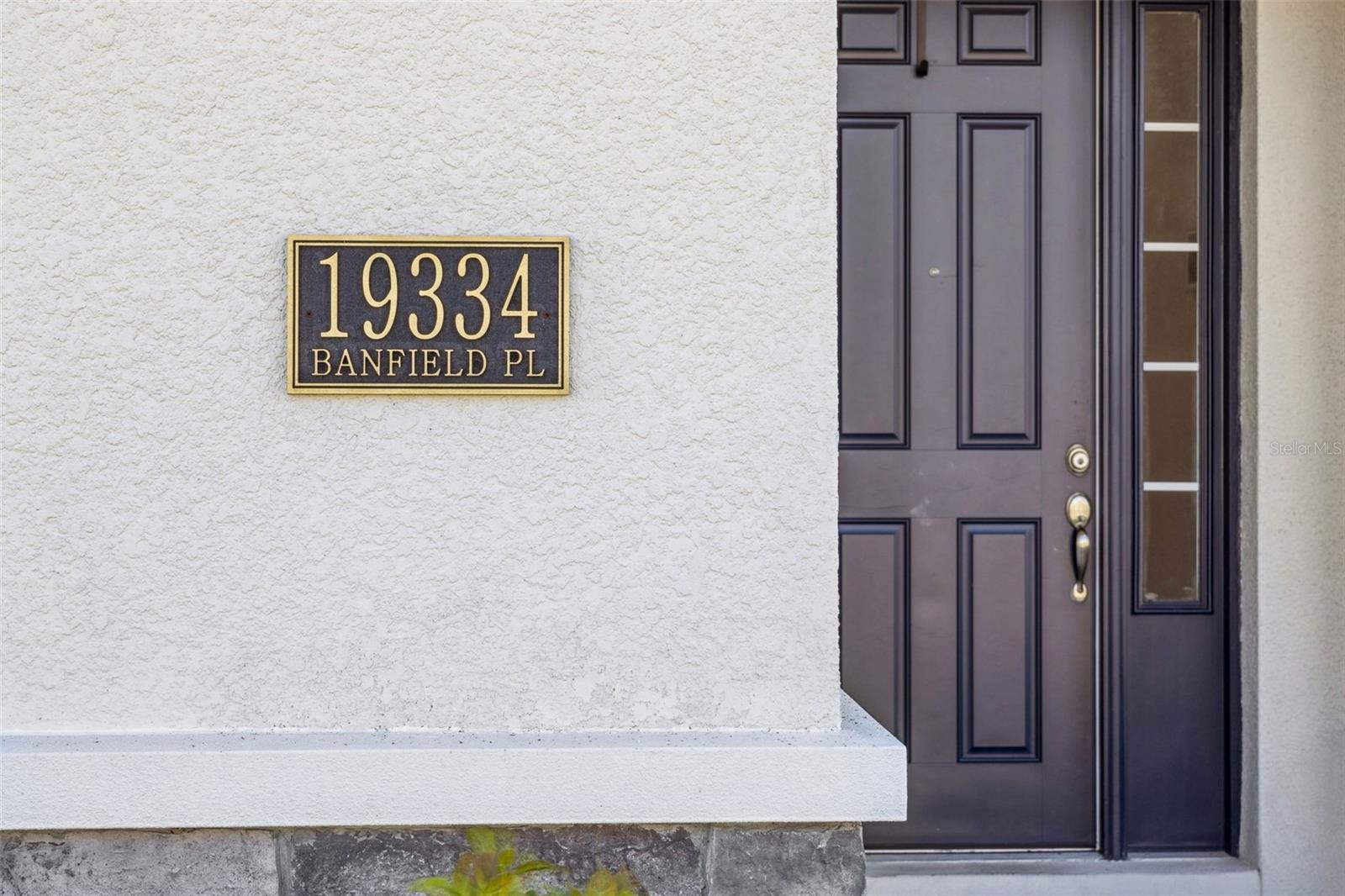 Image 11 of 75 For 19334 Banfield Place