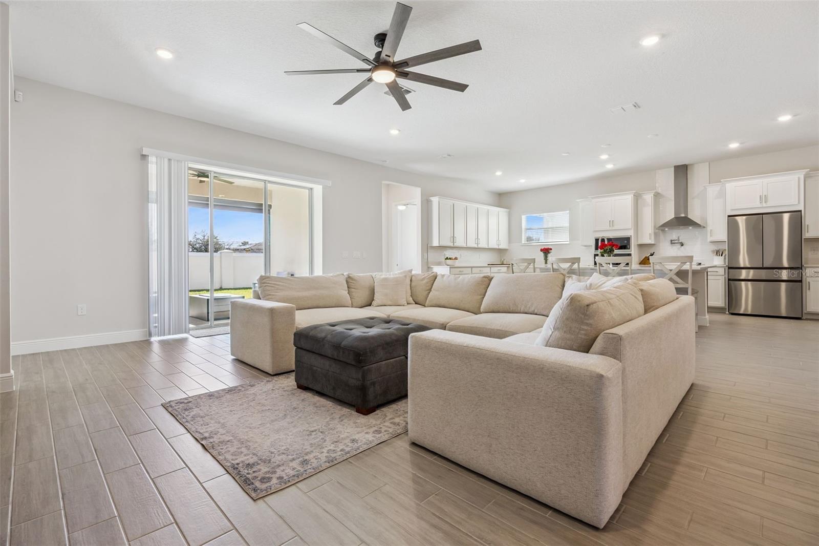 Image 16 of 75 For 19334 Banfield Place