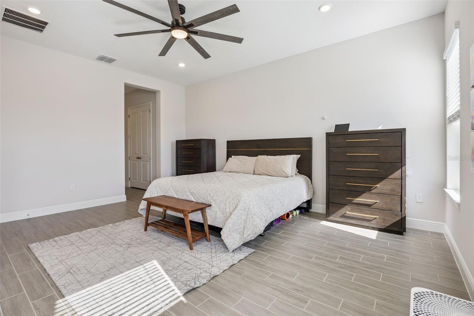 Image 28 of 75 For 19334 Banfield Place