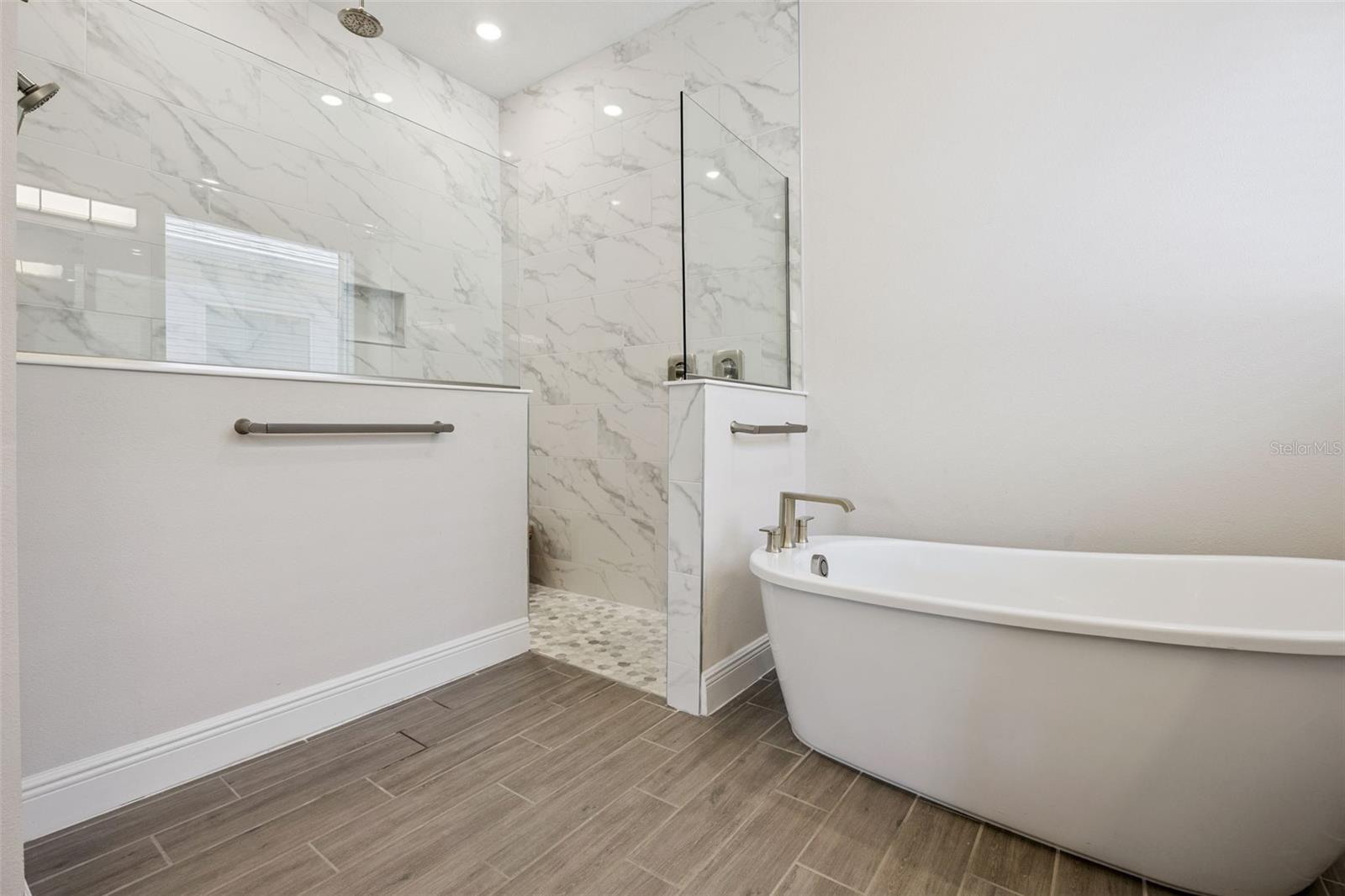 Image 33 of 75 For 19334 Banfield Place