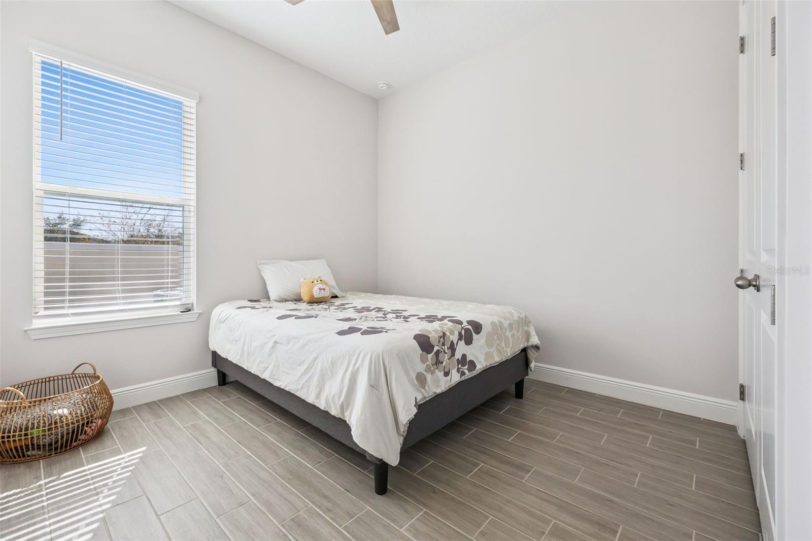 Image 41 of 75 For 19334 Banfield Place