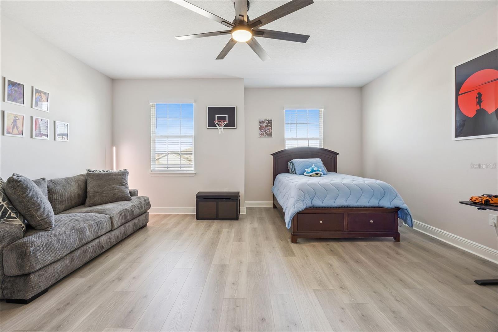 Image 43 of 75 For 19334 Banfield Place