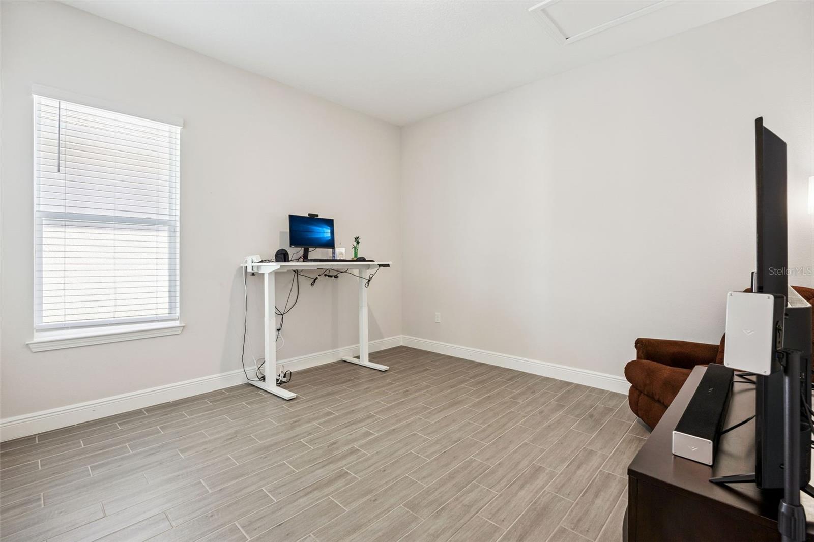 Image 53 of 75 For 19334 Banfield Place